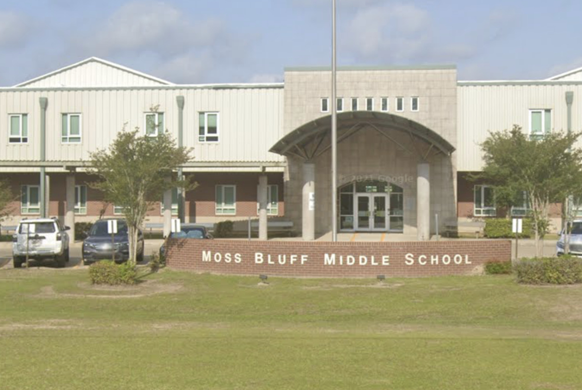 Moss Bluff Middle student charged with terrorizing American Press