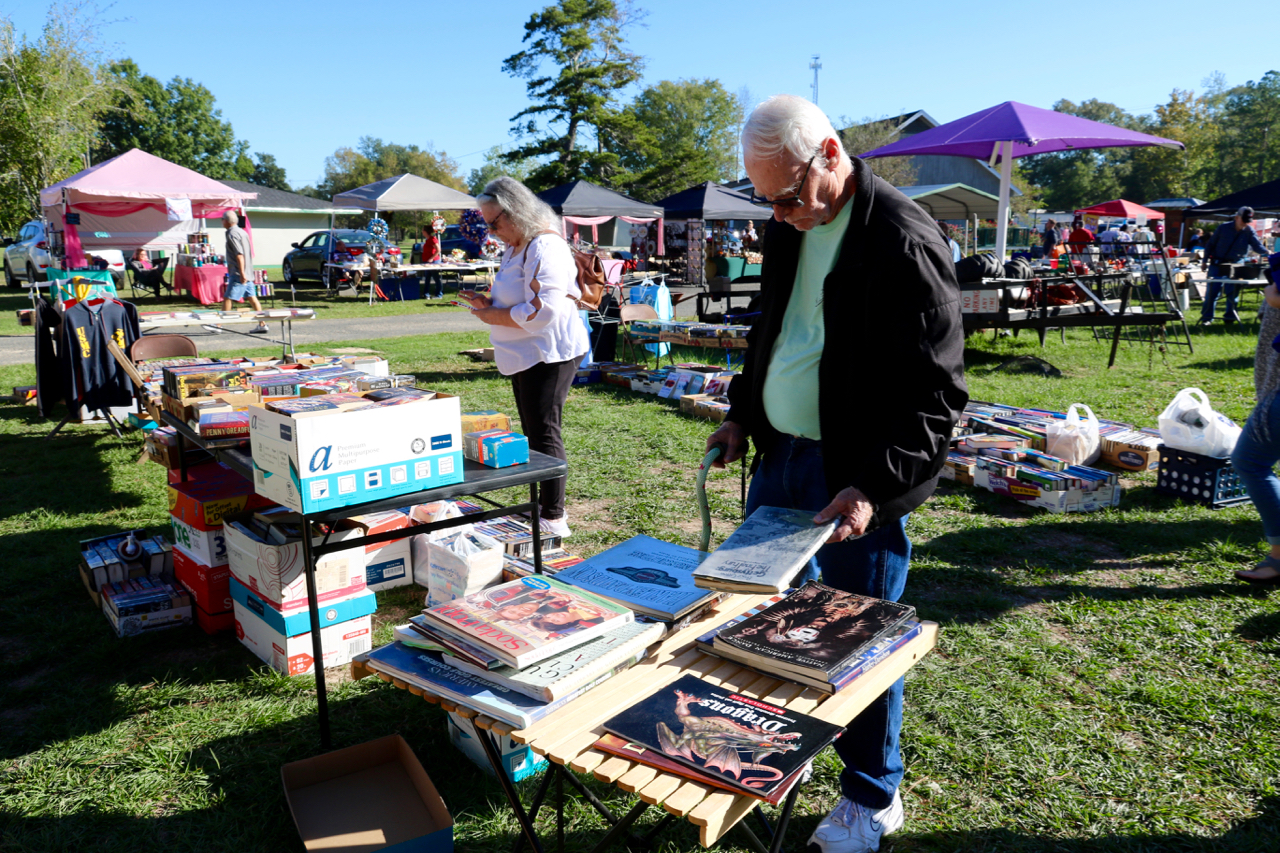PHOTO GALLERY ReThunk Junk Flea Market Trail American Press
